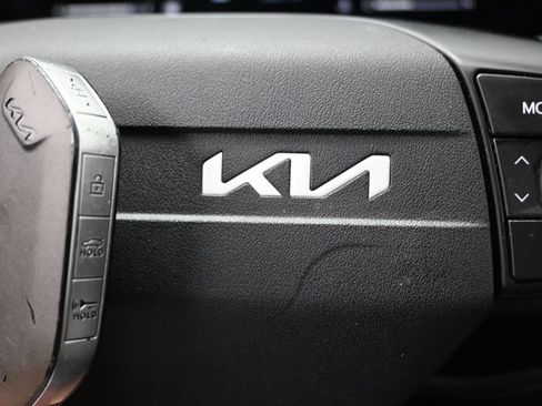 Used 2025 Kia K4 FWD image 32