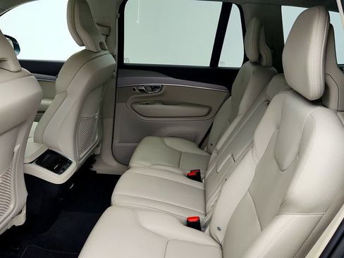Used 2022 Volvo XC90 T5 Momentum w/ Advanced Package FWD image 20