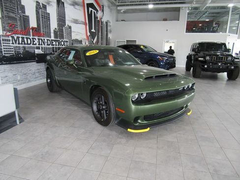 Used 2023 Dodge Challenger SRT Hellcat Redeye RWD image 5
