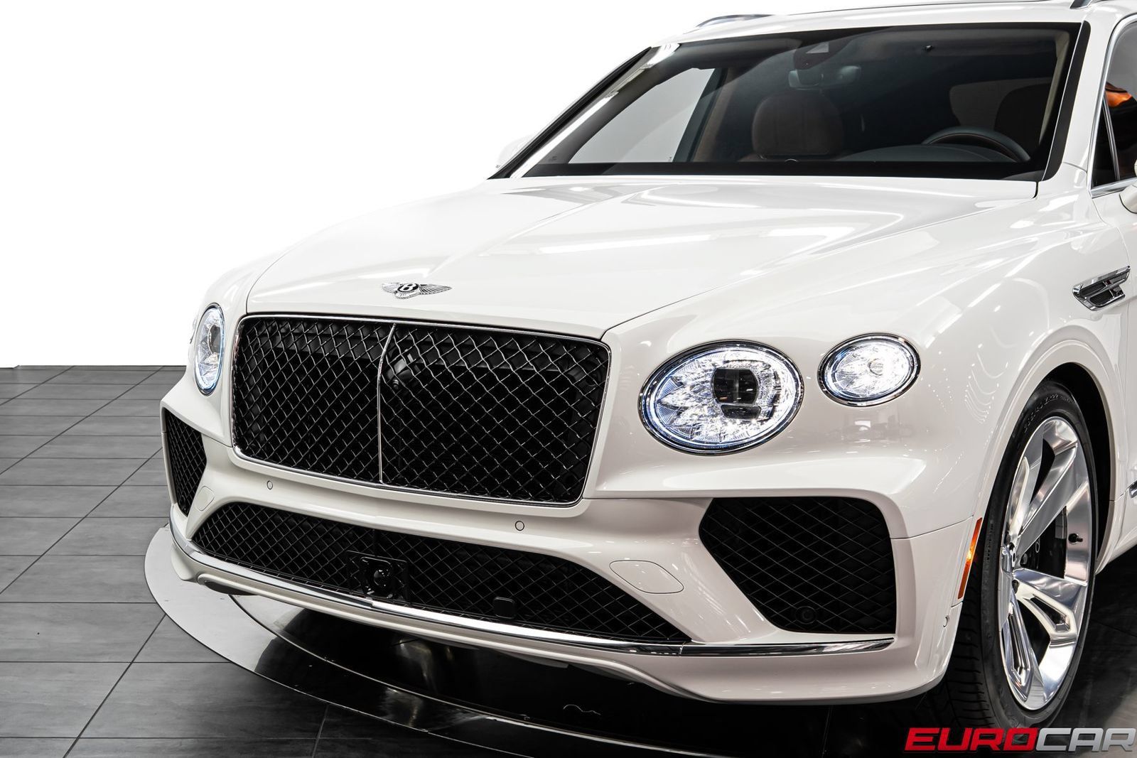 Used 2024 Bentley Bentayga AWD/4WD image 12