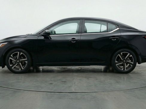 Used 2025 Nissan Sentra SV image 3