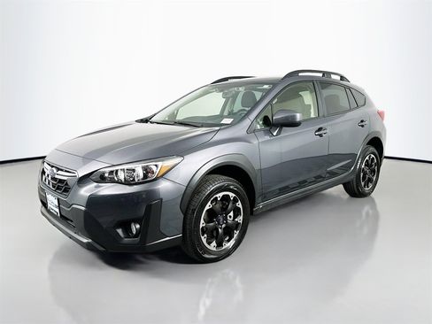 Used 2023 Subaru Crosstrek 2.0i Premium image 3