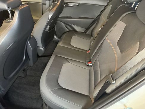 Used 2025 Kia Niro LX FWD image 20