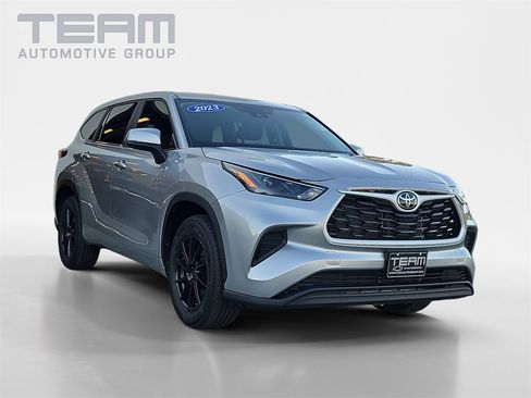 Used 2023 Toyota Highlander Platinum image 1