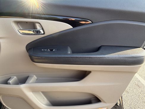 Used 2016 Honda Pilot Touring image 43