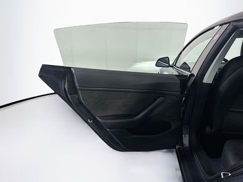 Used 2023 Tesla Model 3 Standard Range image 27