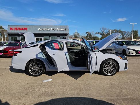 Certified 2024 Nissan Altima 2.0 SR image 13