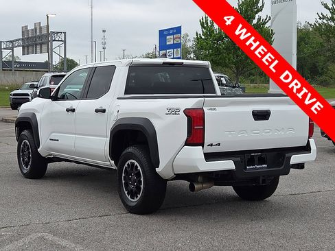 Used 2024 Toyota Tacoma TRD Off-Road AWD/4WD image 4