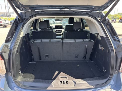 Used 2025 Ford Explorer Active w/ Active Comfort Package AWD/4WD image 5
