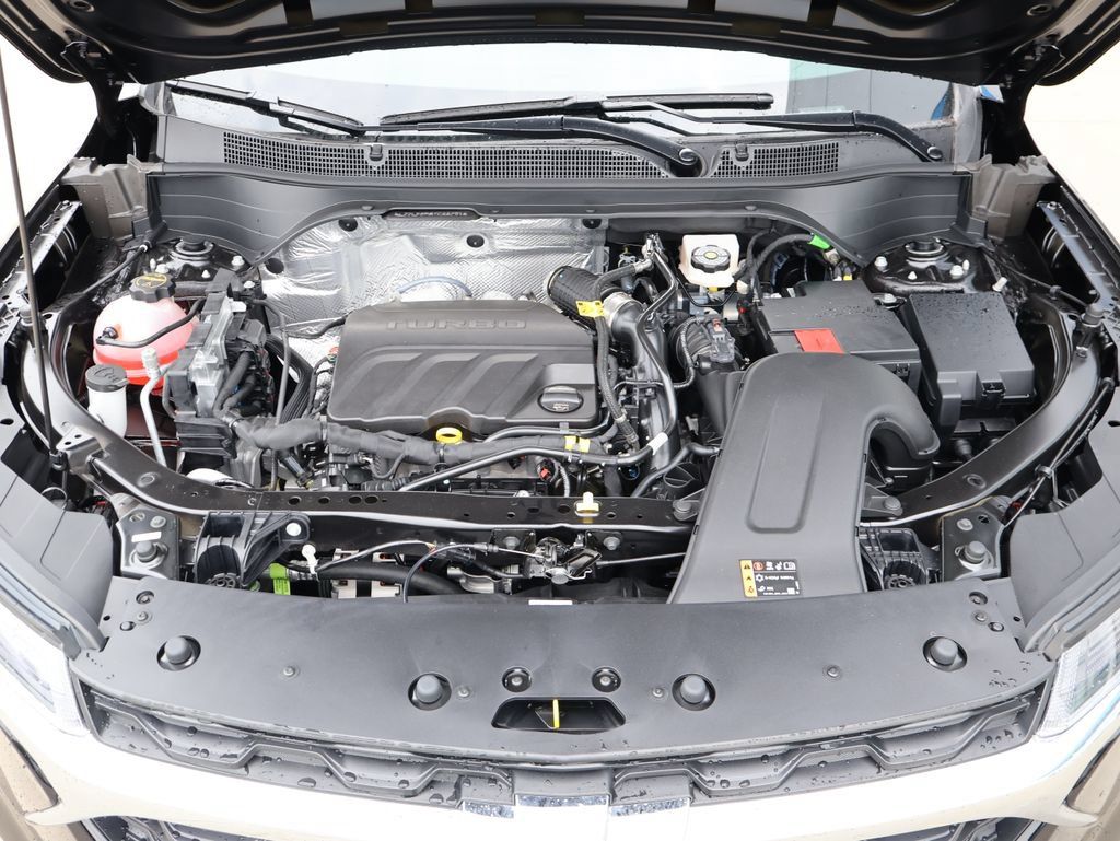 New 2026 Chevrolet Trax LS w/ LS Convenience Package FWD image 35