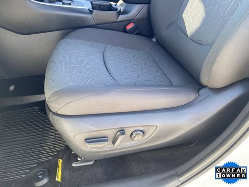 Used 2025 Toyota RAV4 XLE image 20