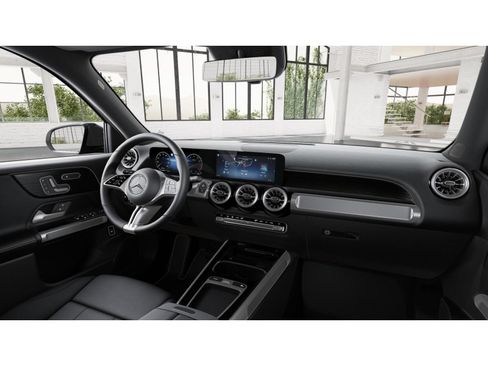 New 2026 Mercedes-Benz GLB 250 4MATIC image 6