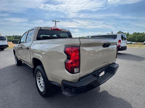 Used 2024 Chevrolet Colorado W/T image 17