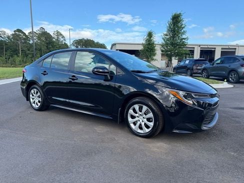 Used 2026 Toyota Corolla LE FWD image 8