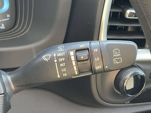 Used 2026 Hyundai Venue SE FWD image 22