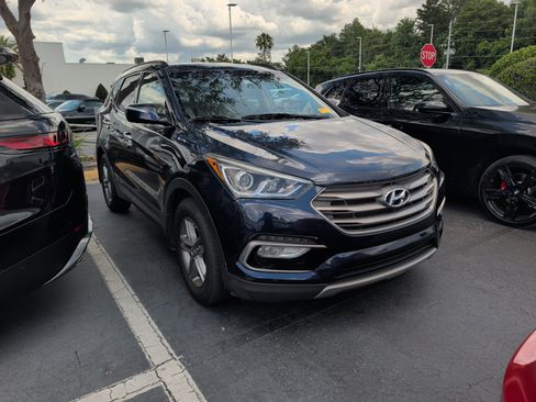 Used 2017 Hyundai Santa Fe Sport FWD image 1