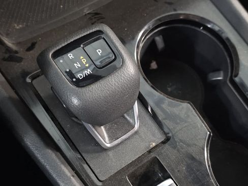 Used 2025 Nissan Rogue SV FWD image 23