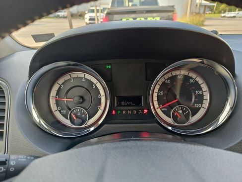 Used 2018 Dodge Grand Caravan SXT FWD image 18