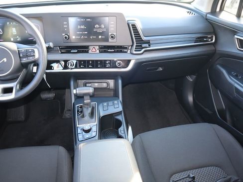 Used 2025 Kia Sportage LX image 14