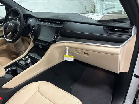 New 2026 Jeep Grand Cherokee Limited AWD/4WD image 10