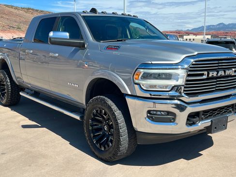 Used 2022 RAM 2500 Laramie w/ Snow Chief Group AWD/4WD image 7