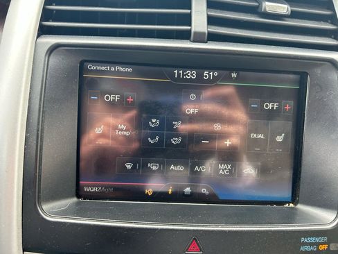 Used 2011 Ford Edge Limited w/ Driver Entry Pkg FWD image 23