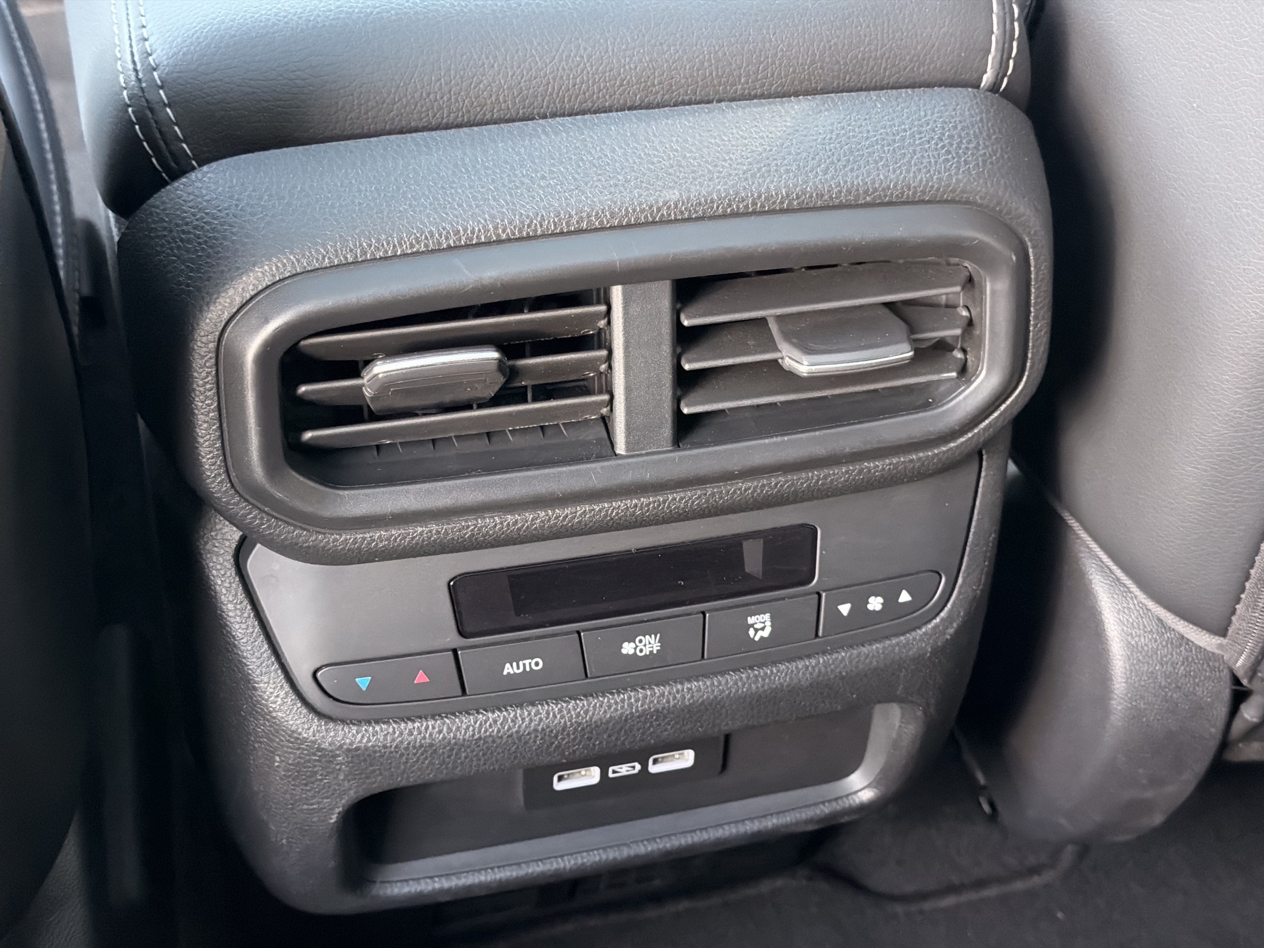 Used 2023 Honda Pilot Touring image 26