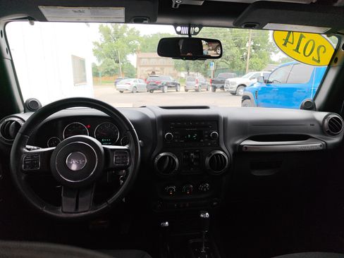 Used 2014 Jeep Wrangler Unlimited Sport w/ Quick Order Package 24S AWD/4WD image 17