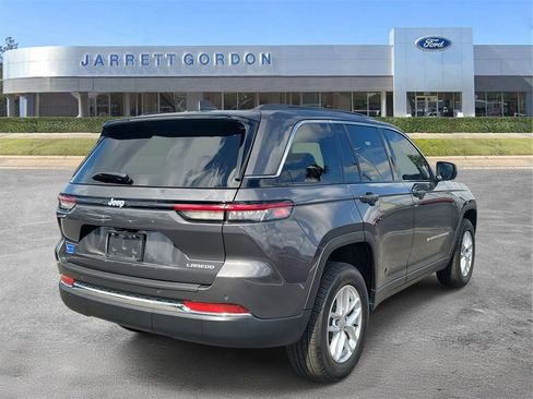 Used 2024 Jeep Grand Cherokee Laredo X image 4