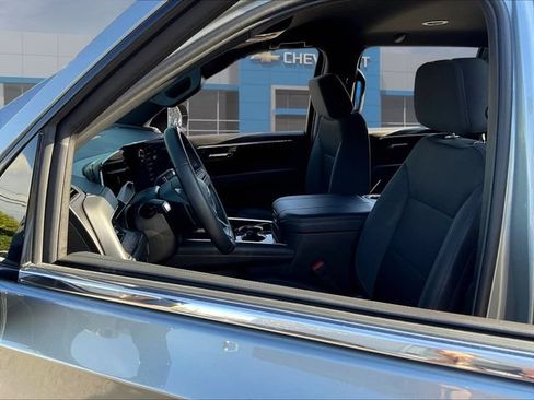 Certified 2025 Chevrolet Suburban LS AWD/4WD image 23