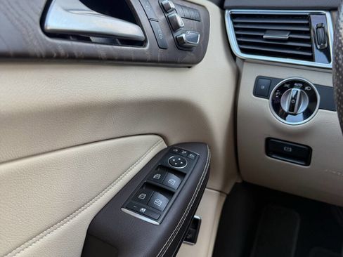 Used 2017 Mercedes-Benz GLS 550 4MATIC image 17