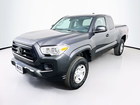 Used 2020 Toyota Tacoma SR image 3