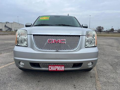 Used 2010 GMC Yukon XL Denali image 3