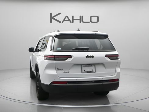 Used 2023 Jeep Grand Cherokee L Laredo AWD/4WD image 12