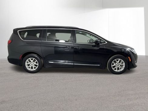 Used 2020 Chrysler Pacifica Touring-L image 35