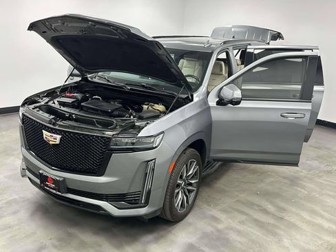 Used 2022 Cadillac Escalade ESV Sport AWD/4WD image 10