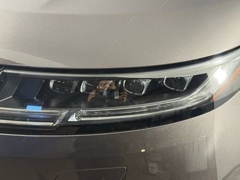 Used 2025 Land Rover Range Rover Sport Dynamic SE image 12