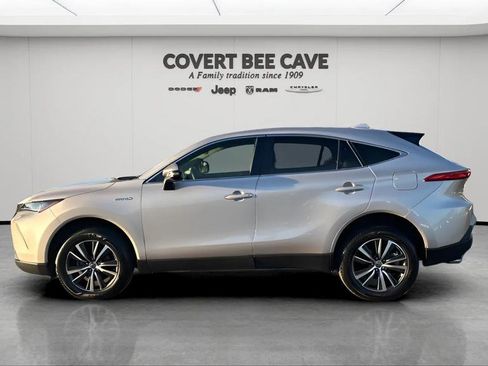 Used 2021 Toyota Venza Limited image 5