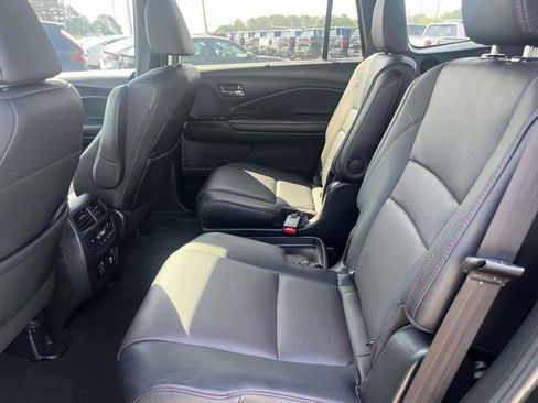 Used 2021 Honda Pilot Black Edition image 9