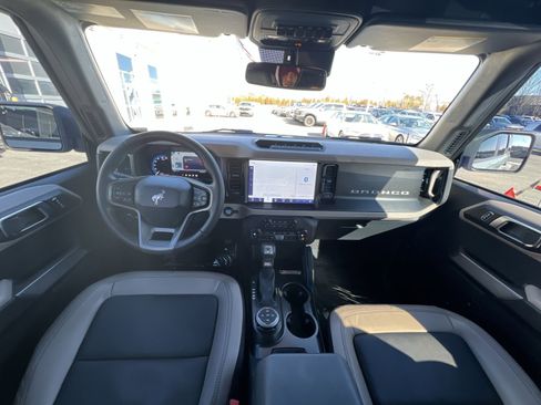 Used 2023 Ford Bronco Wildtrak image 24