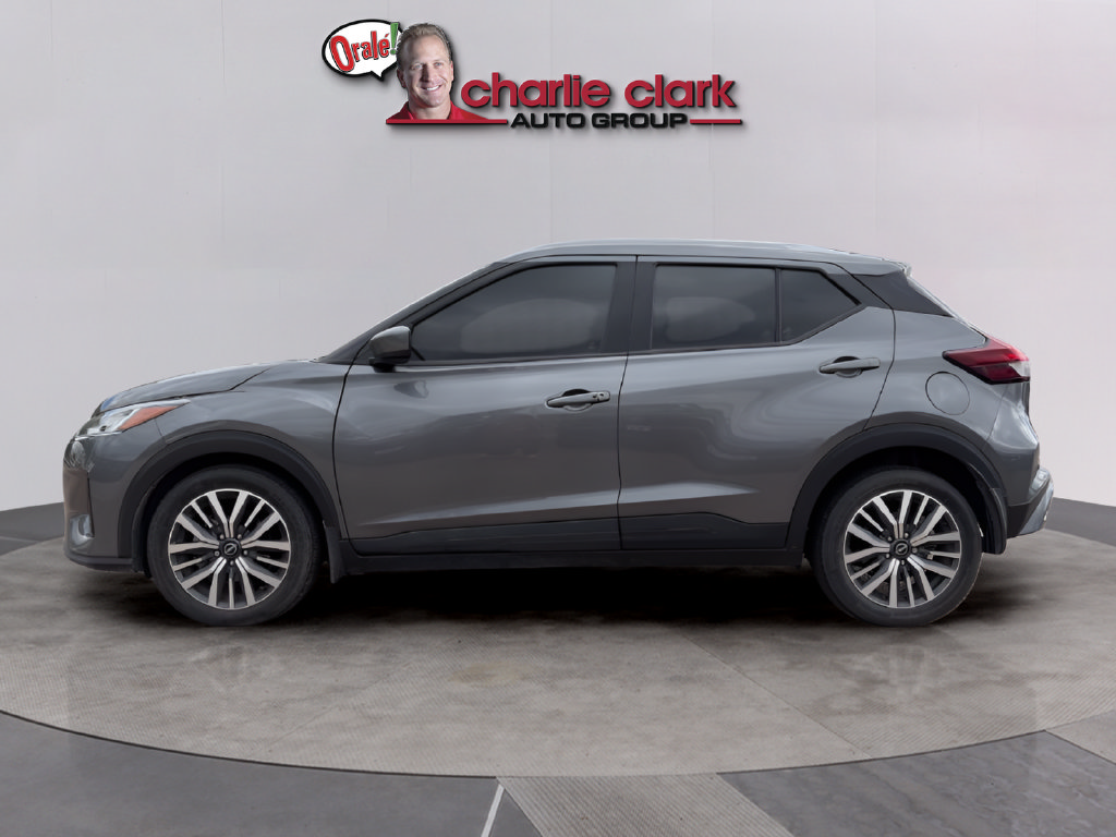 Used 2024 Nissan Kicks SV FWD image 2