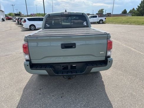 Used 2022 Toyota Tacoma TRD Off-Road w/ TRD Premium Off Road Package AWD/4WD image 6