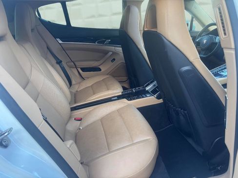 Used 2015 Porsche Panamera 4 AWD/4WD image 27