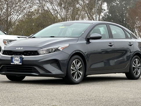 Used 2023 Kia Forte LXS FWD image 8