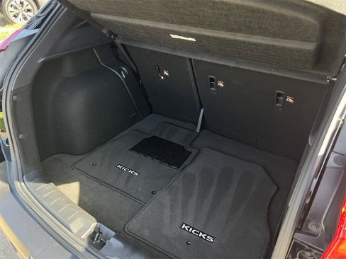 Used 2020 Nissan Kicks SR image 29