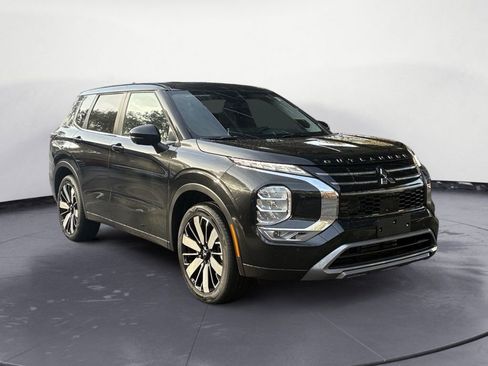 New 2026 Mitsubishi Outlander SE image 7