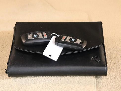 Used 2016 BMW 550i Gran Turismo xDrive AWD/4WD image 47