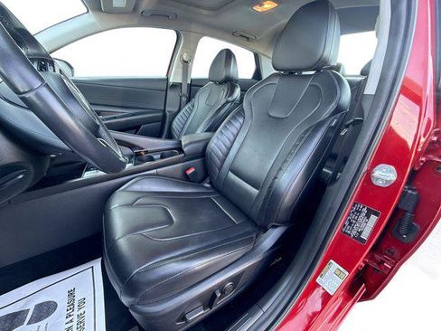Used 2025 Hyundai Elantra Limited FWD image 13
