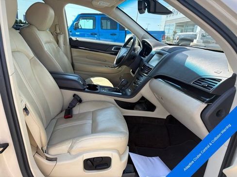 Used 2014 Lincoln MKT AWD w/ Equipment Group 201A image 18