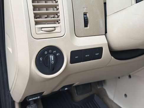 Used 2010 Ford Escape XLT FWD image 13